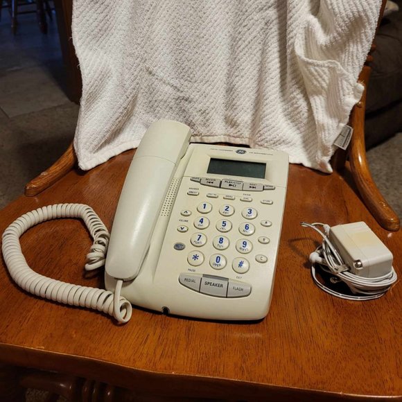 Phone Model No: 29897GE-1-A phone ATLINKS USA, Inc. - Picture 1 of 6
